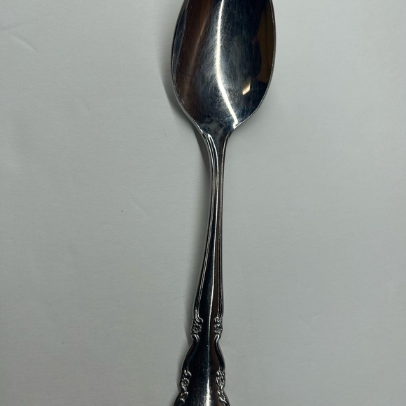 Reed & Barton Dickenson Oval Soup Spoon 18-8 Stainless Steel Glossy Flatware - Picture 8 of 9